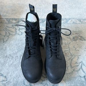 Sorel Hi-Line Lace Boots / NEW- in Box